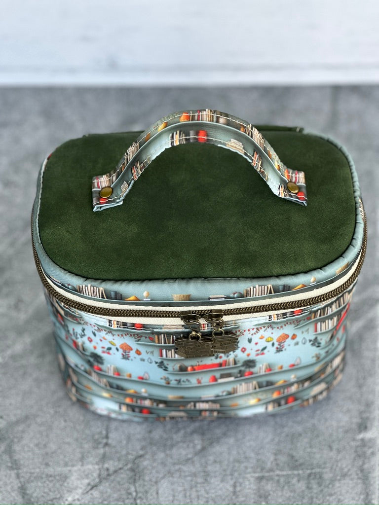 Book Lover Teresita Train Case